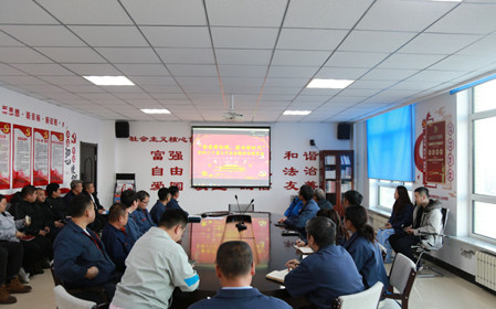 標(biāo)題：華德牧草公司黨委書記講授黨的二十屆三中全會(huì)精神專題黨課
瀏覽次數(shù)：782
發(fā)表時(shí)間：2024-12-16