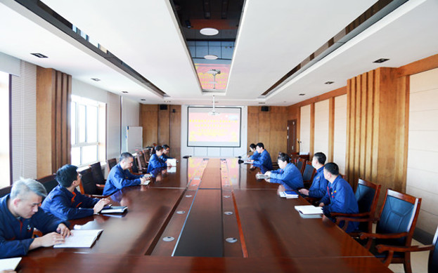 標題：華德牧草公司召開深入貫徹中央八項規(guī)定精神學習教育動員部署會暨2025年全面從嚴治黨工作會議
瀏覽次數(shù)：134
發(fā)表時間：2025-04-07
